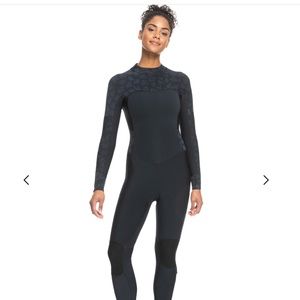 NWT 5/4/3mm Swell Series Back Zip Wetsuit in Black (size 6)